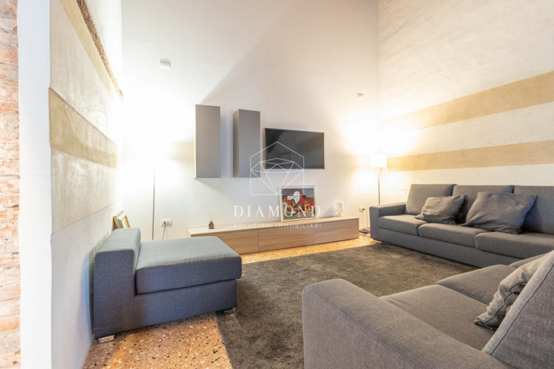 DISPONIBILE DAL 01 APRILE 2026.

Falzè di Trevignano: inserito in un curato e piacevole contesto ...