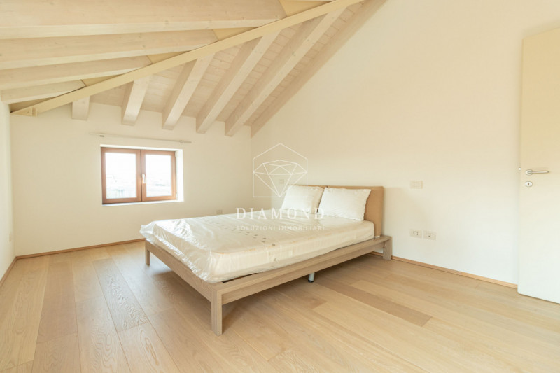 DISPONIBILE DA SUBITO.

Falzè di Trevignano: inserito in un curato e piacevole contesto in reside...