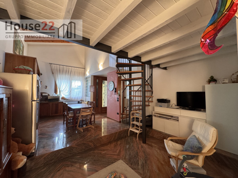 DUEVILLE-VICENZA. Scopri questa straordinaria OPPORTUNITA' IMMOBILIARE situata nel cuore di Duevi...