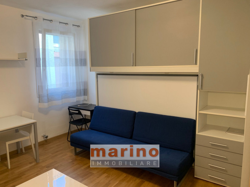 PADOVA CENTRO - PIAZZA DEL SANTO
Affittasi appartamento monolocale con cucinotto separato arredat...