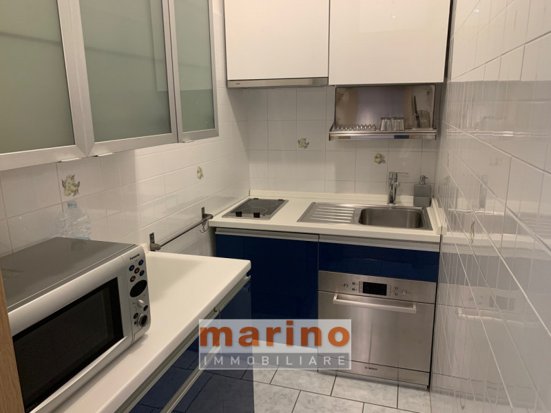 PADOVA CENTRO - PIAZZA DEL SANTO
Affittasi appartamento monolocale con cucinotto separato arredat...