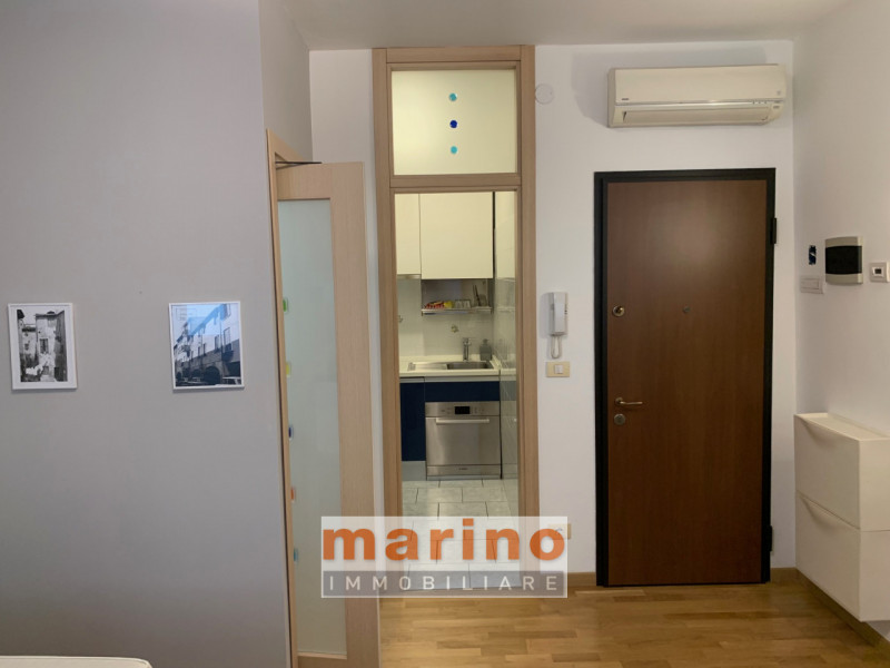 PADOVA CENTRO - PIAZZA DEL SANTO
Affittasi appartamento monolocale con cucinotto separato arredat...