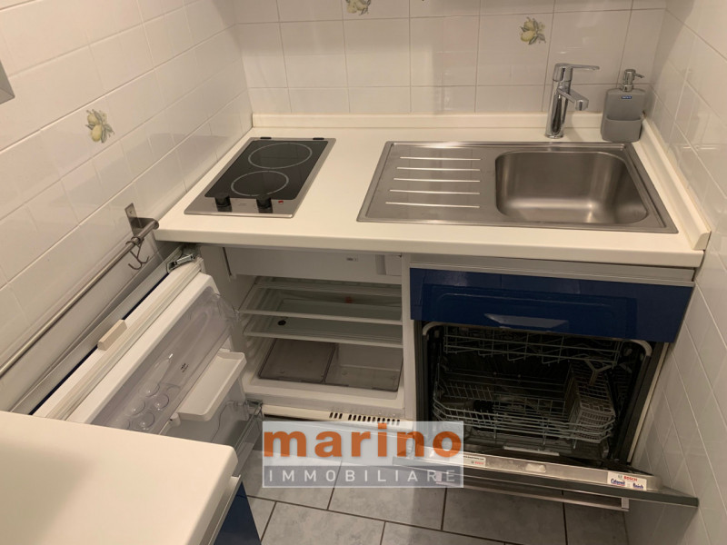 PADOVA CENTRO - PIAZZA DEL SANTO
Affittasi appartamento monolocale con cucinotto separato arredat...