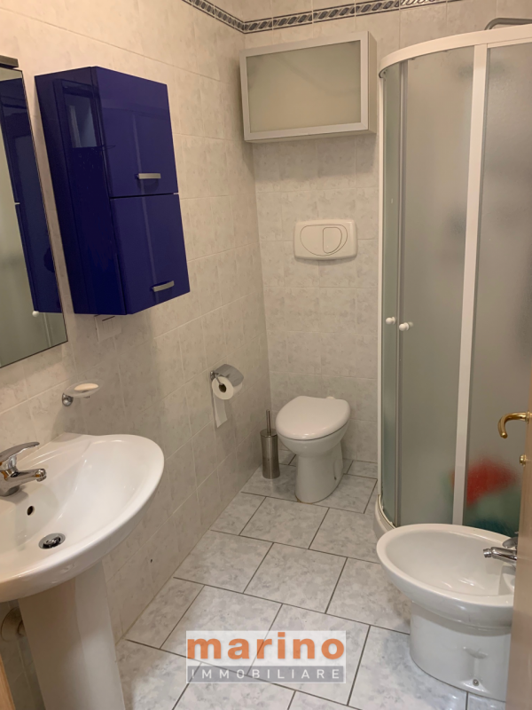 PADOVA CENTRO - PIAZZA DEL SANTO
Affittasi appartamento monolocale con cucinotto separato arredat...