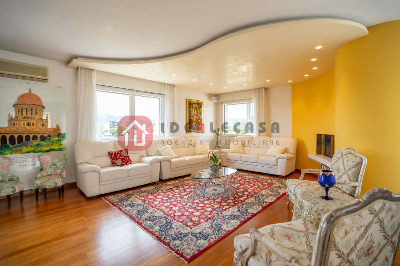 RIF: FR009 PADOVA - ABANO CENTRO Proponiamo in vendita nel centro di Abano Terme in contesto sign...