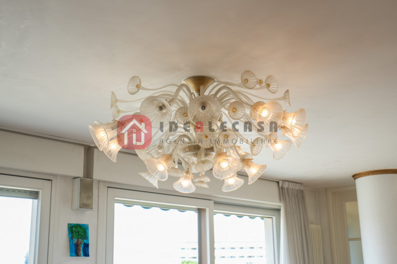 RIF: FR009 PADOVA - ABANO CENTRO Proponiamo in vendita nel centro di Abano Terme in contesto sign...