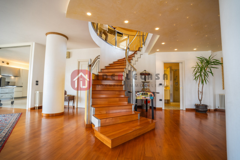 RIF: FR009 PADOVA - ABANO CENTRO Proponiamo in vendita nel centro di Abano Terme in contesto sign...