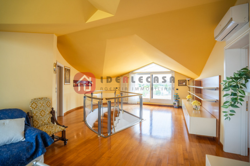 RIF: FR009 PADOVA - ABANO CENTRO Proponiamo in vendita nel centro di Abano Terme in contesto sign...