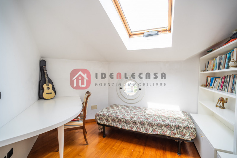 RIF: FR009 PADOVA - ABANO CENTRO Proponiamo in vendita nel centro di Abano Terme in contesto sign...