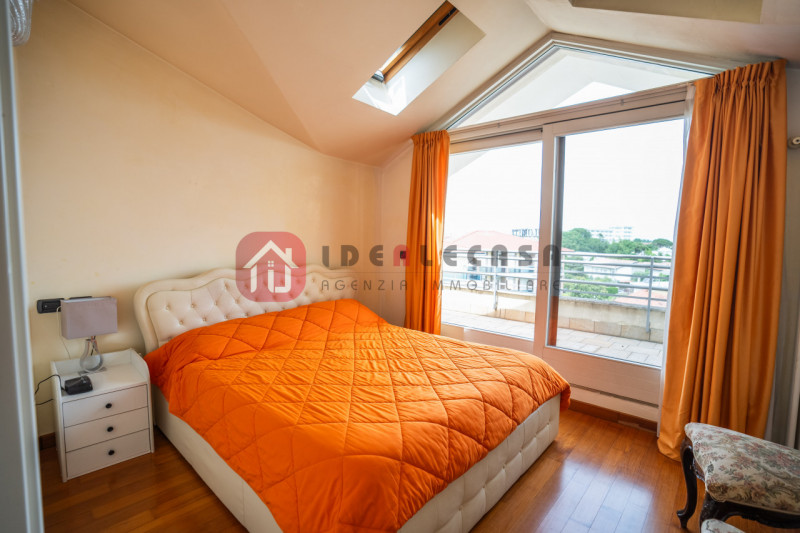 RIF: FR009 PADOVA - ABANO CENTRO Proponiamo in vendita nel centro di Abano Terme in contesto sign...