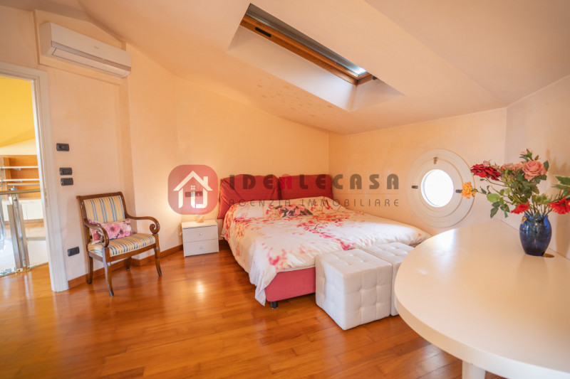 RIF: FR009 PADOVA - ABANO CENTRO Proponiamo in vendita nel centro di Abano Terme in contesto sign...