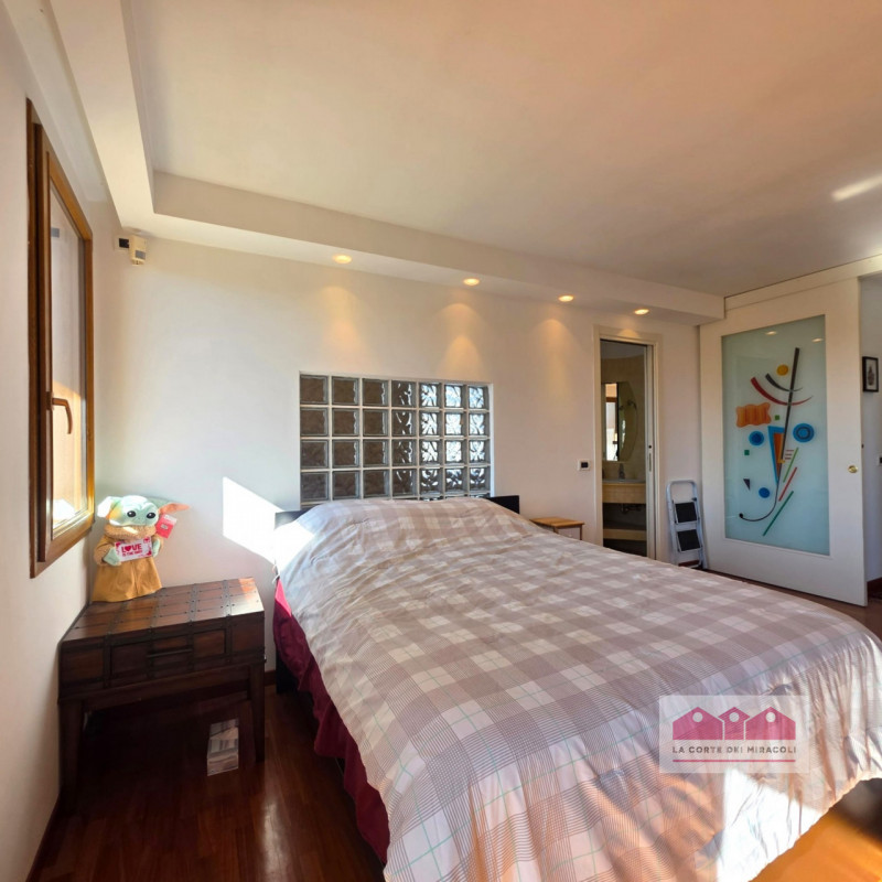 IN ESCLUSIVA A BERTESINA: SPAZIOSA E RECENTE BIFAMILIARE CON AMPIA ZONA LIVING, 3 CAMERE PIÙ STUD...