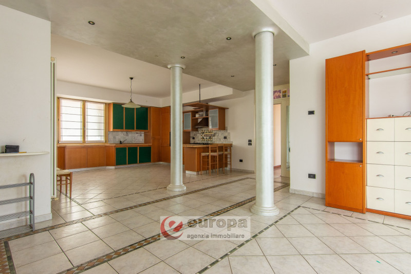 VICENZA, tra ANCONETTA ed OSPEDALETTO, offresi valida opportunità per due famiglie: una villetta ...