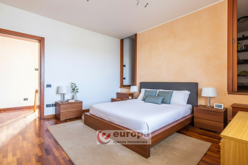 VICENZA, tra ANCONETTA ed OSPEDALETTO, offresi valida opportunità per due famiglie: una villetta ...