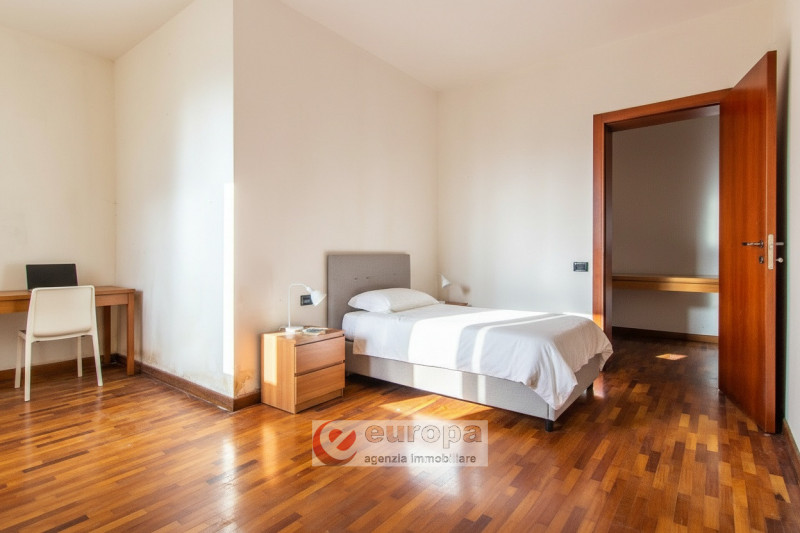 VICENZA, tra ANCONETTA ed OSPEDALETTO, offresi valida opportunità per due famiglie: una villetta ...