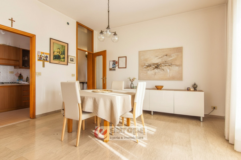 VICENZA, tra ANCONETTA ed OSPEDALETTO, offresi valida opportunità per due famiglie: una villetta ...