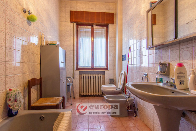 VICENZA, tra ANCONETTA ed OSPEDALETTO, offresi valida opportunità per due famiglie: una villetta ...