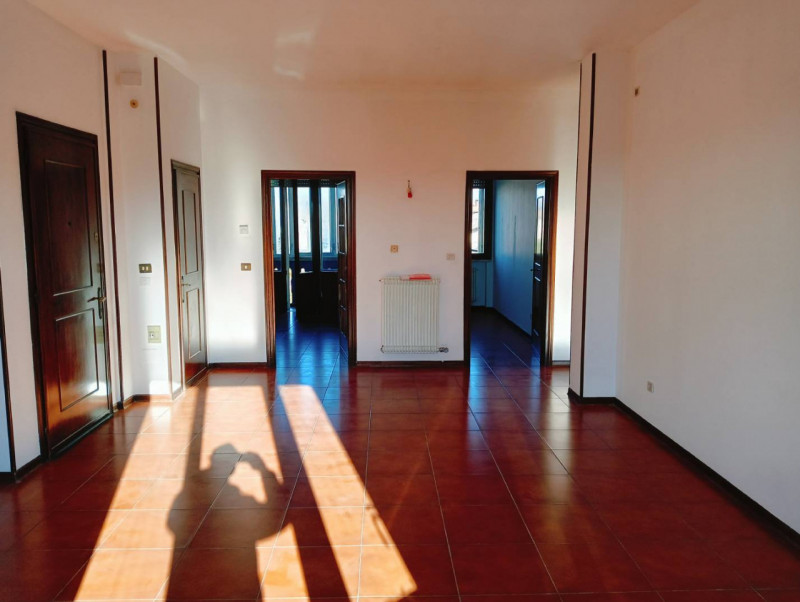 A San Martino di Lupari in zona tranquilla su palazzina di sole 4 unità, vendesi al piano primo c...