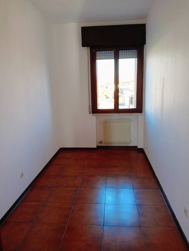 A San Martino di Lupari in zona tranquilla su palazzina di sole 4 unità, vendesi al piano primo c...