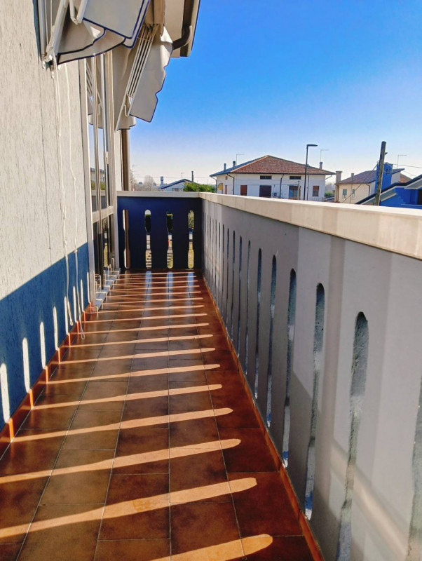 A San Martino di Lupari in zona tranquilla su palazzina di sole 4 unità, vendesi al piano primo c...