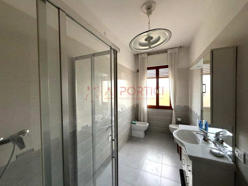 PIOVE DI SACCO – appartamento a pochi passi dal centro storico, posta al secondo piano in uno sta...