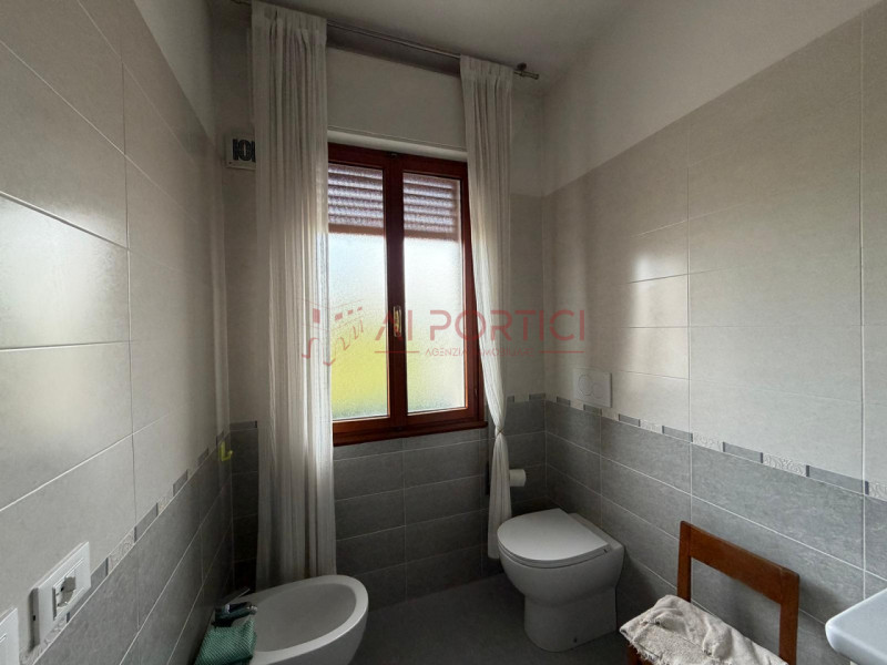 PIOVE DI SACCO – appartamento a pochi passi dal centro storico, posta al secondo piano in uno sta...