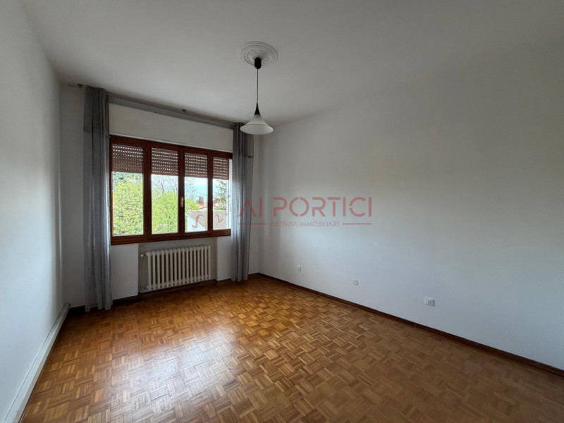 PIOVE DI SACCO – appartamento a pochi passi dal centro storico, posta al secondo piano in uno sta...