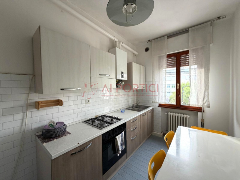 PIOVE DI SACCO – appartamento a pochi passi dal centro storico, posta al secondo piano in uno sta...