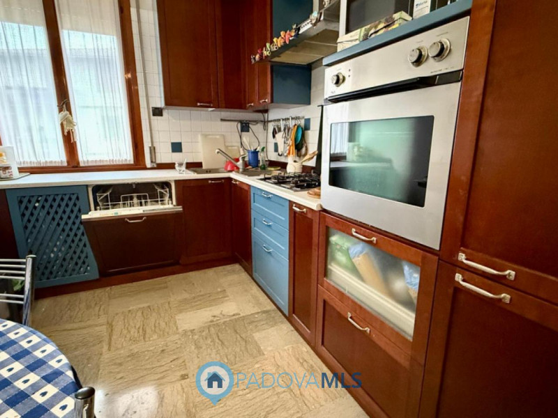 Immobile in esclusiva al Gruppo Padova MLS
ARCELLA SAN CARLO
APPARTAMENTO CHE PUO' ESSERE ABITATO...