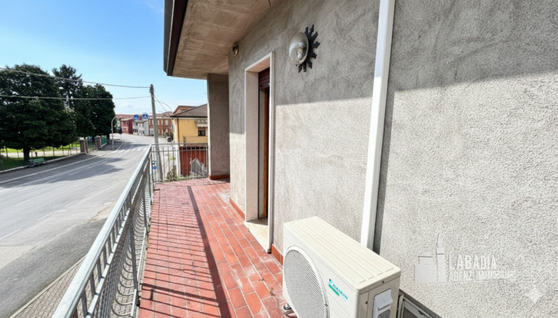 Proponiamo in vendita un affascinante appartamento quadrilocale situato nel cuore di Piacenza d’A...