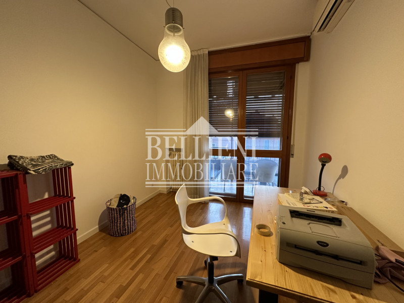 VIALE ROMA: Fuori dalle mura del centro storico e dalla ztl affittasi bicamere modernamente arred...