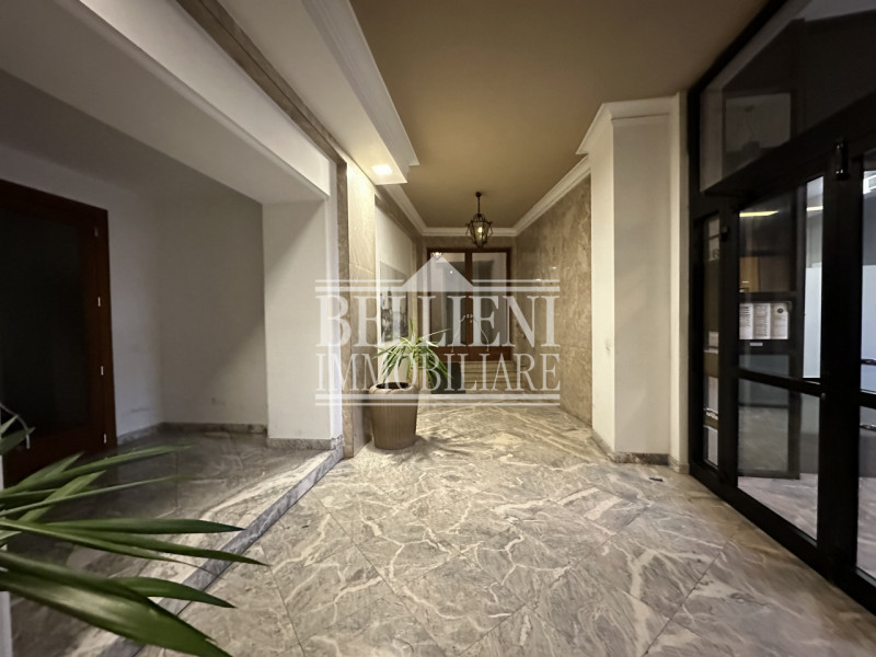 VIALE ROMA: Fuori dalle mura del centro storico e dalla ztl affittasi bicamere modernamente arred...