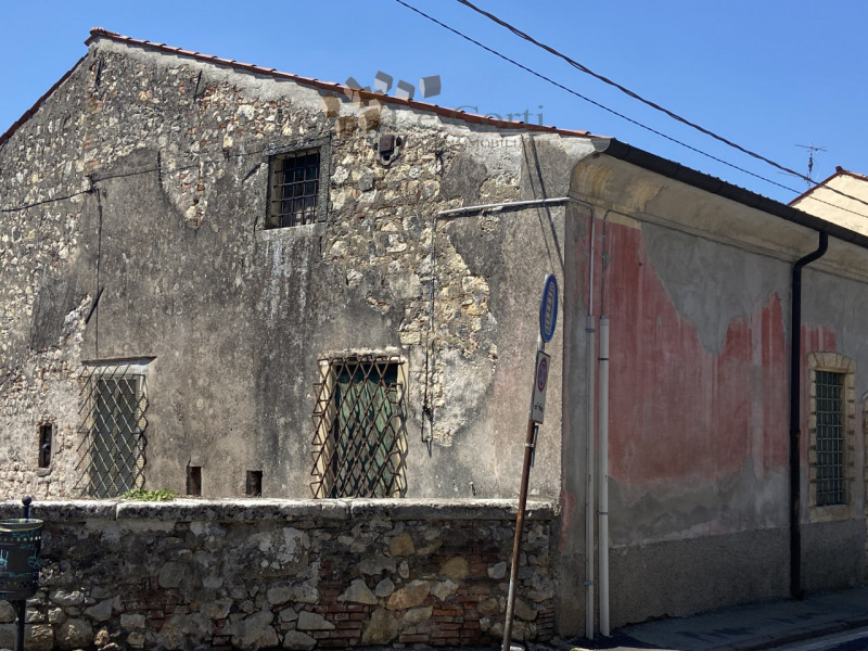 Scoprite questa signorile casa singola terratetto, ubicata in una posizione leggermente collinare...