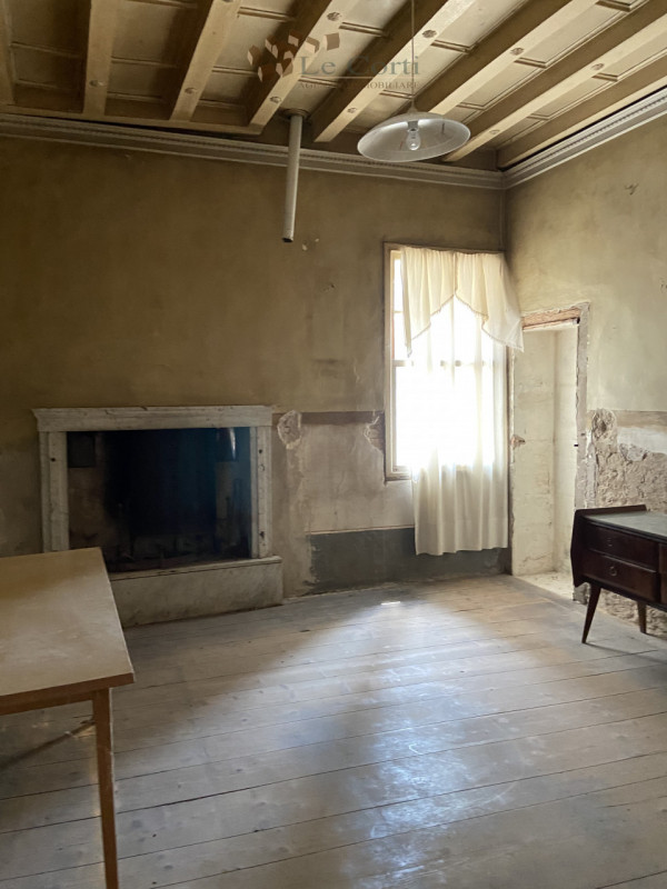 Scoprite questa signorile casa singola terratetto, ubicata in una posizione leggermente collinare...