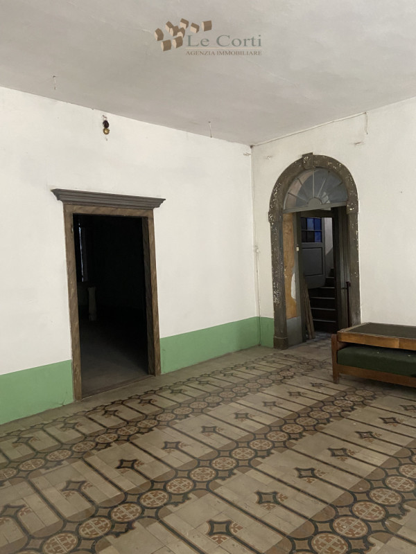 Scoprite questa signorile casa singola terratetto, ubicata in una posizione leggermente collinare...