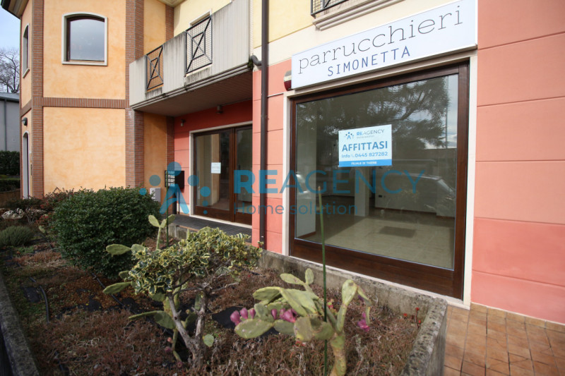 THIENE ZONA BOSCO
Sei alla ricerca di un locale commerciali con visibilità'?
Prezzo euro 800 mens...