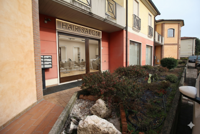 THIENE ZONA BOSCO
Sei alla ricerca di un locale commerciali con visibilità'?
Prezzo euro 800 mens...