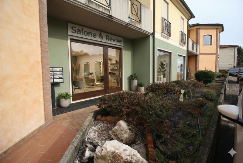 THIENE ZONA BOSCO
Sei alla ricerca di un locale commerciali con visibilità'?
Prezzo euro 800 mens...