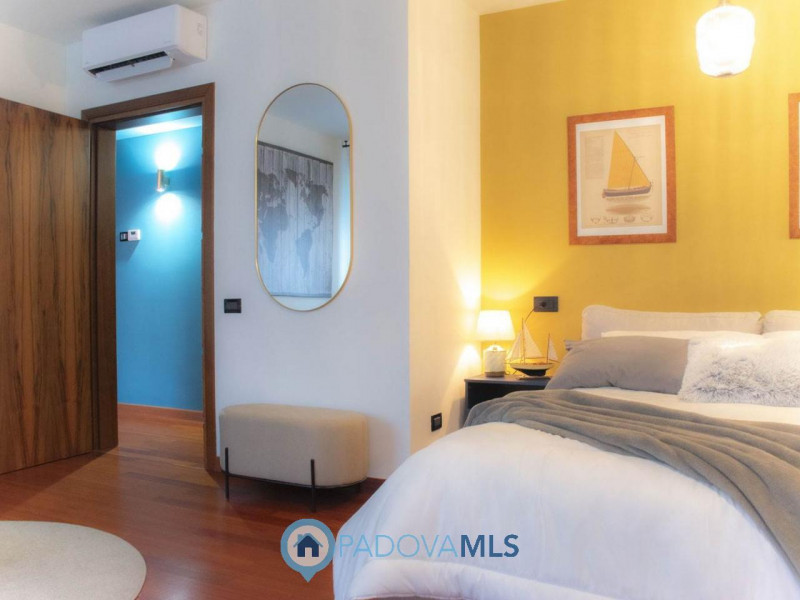 Immobile in esclusiva al Gruppo Padova MLS

Nel pieno centro storico di Padova, al terzo piano se...