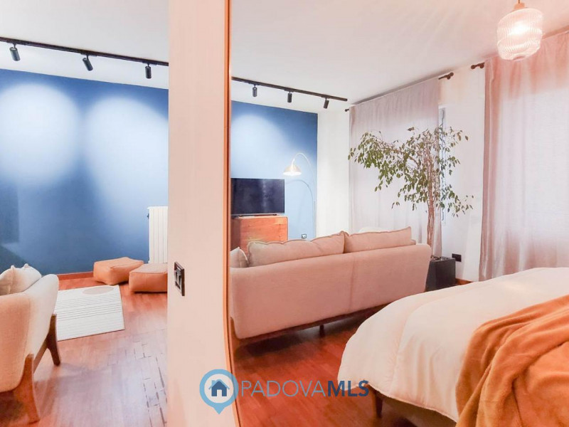 Immobile in esclusiva al Gruppo Padova MLS

Nel pieno centro storico di Padova, al terzo piano se...