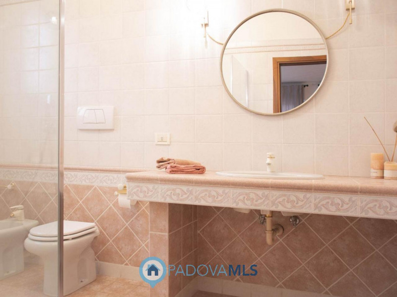 Immobile in esclusiva al Gruppo Padova MLS

Nel pieno centro storico di Padova, al terzo piano se...