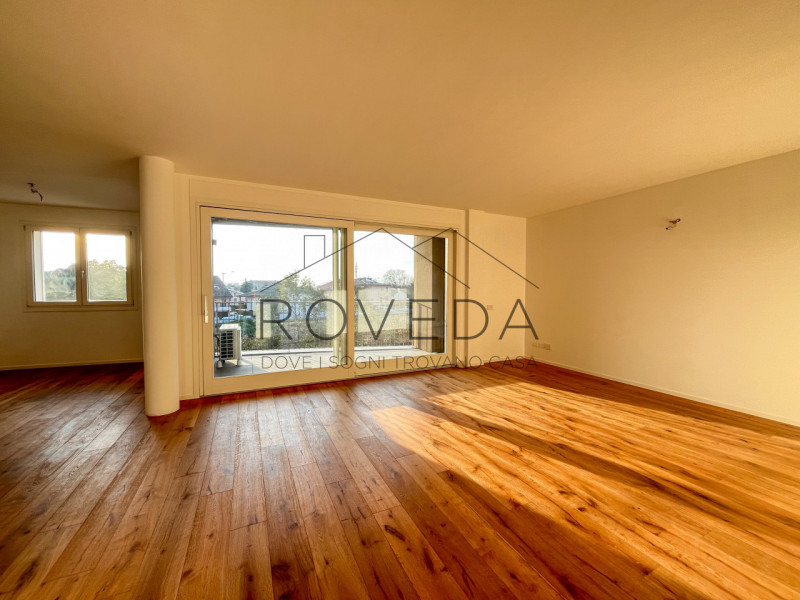 TREVISO - FUORI MURA

RIFERIMENTO: TV34

l'indirizzo indicato non corrispondere alla reale ubicaz...