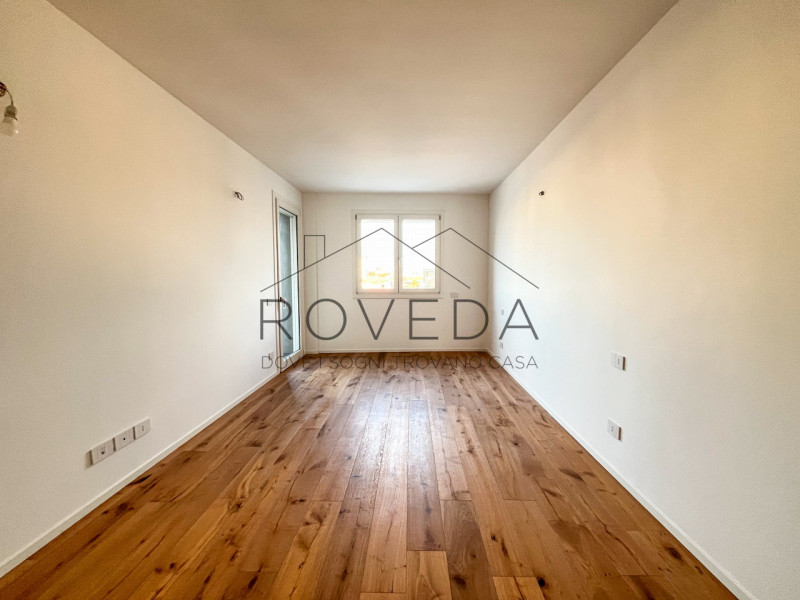 TREVISO - FUORI MURA

RIFERIMENTO: TV34

l'indirizzo indicato non corrispondere alla reale ubicaz...