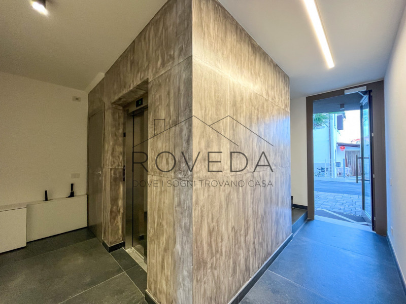 TREVISO - FUORI MURA

RIFERIMENTO: TV34

l'indirizzo indicato non corrispondere alla reale ubicaz...