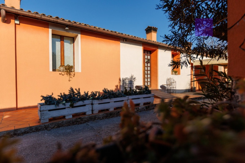 A Montegrotto Terme, sui Colli, c’è un tipo di casa che non si sceglie solo per i metri: si scegl...