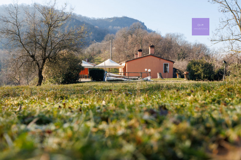 A Montegrotto Terme, sui Colli, c’è un tipo di casa che non si sceglie solo per i metri: si scegl...