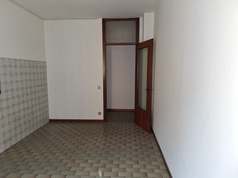 MALO centro: spazioso APPARTAMENTO BICAMERE al piano primo cucina soggiorno, bagno, due camere, c...