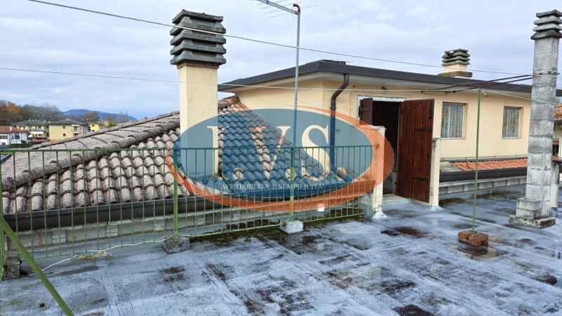 MONTEGALDA (VI): In posizione centralissima proponiamo PALAZZETTO SINGOLO caratterizzato dagli am...