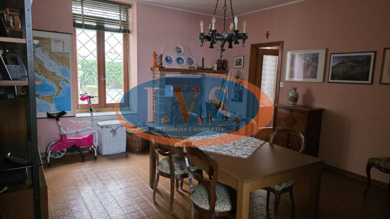 MONTEGALDA (VI): In posizione centralissima proponiamo PALAZZETTO SINGOLO caratterizzato dagli am...