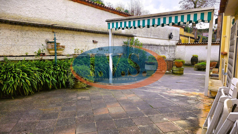 MONTEGALDA (VI): In posizione centralissima proponiamo PALAZZETTO SINGOLO caratterizzato dagli am...